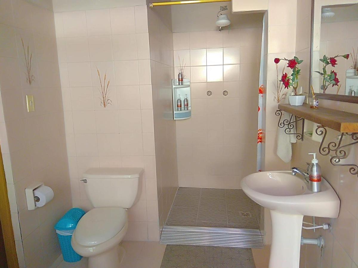Casa Luna -Estrategica Ubicacion- Medellin Bagian luar foto